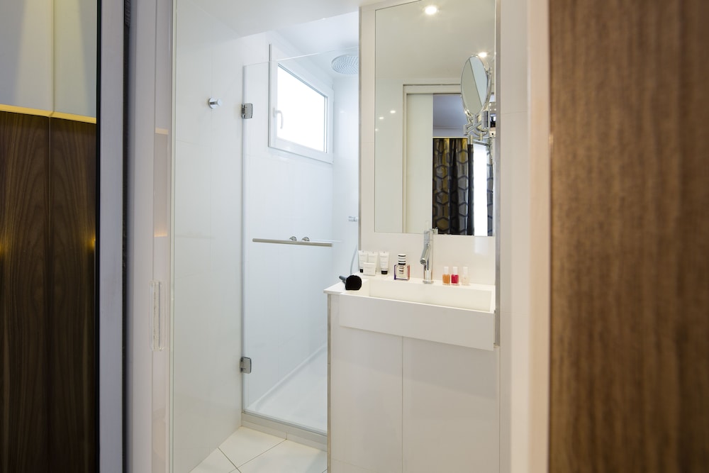 Hotel Eiffel Turenne 24/54
