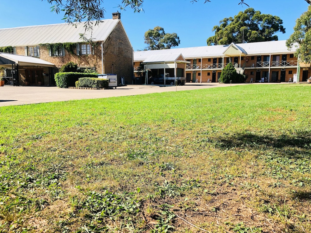 Campbelltown Colonial Motor Inn 12/68