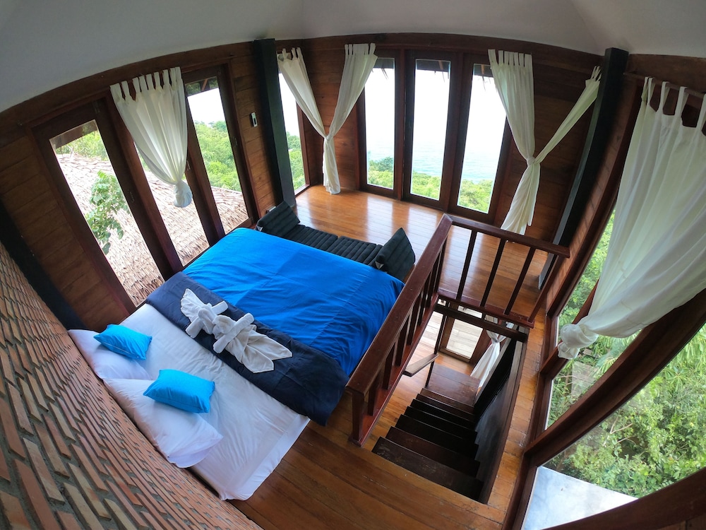 Blue Heaven Resort Koh Tao 7/26