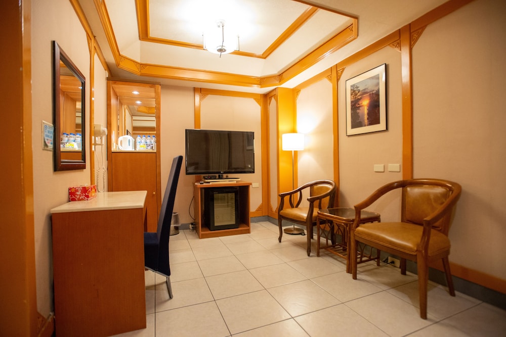Hua Guo Hotel 32/50