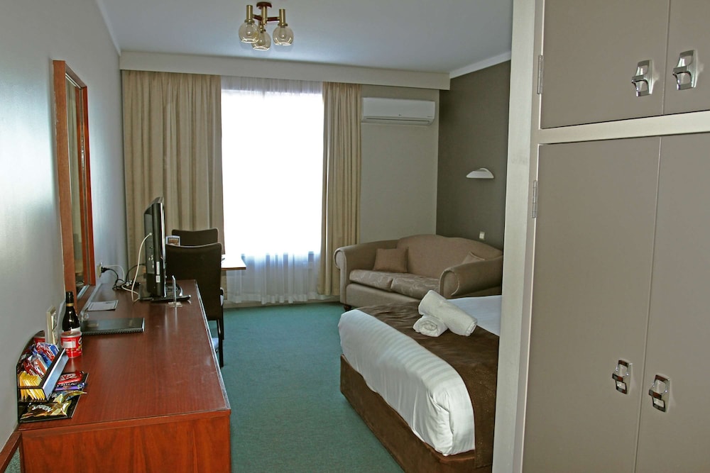 Hospitality Esperance, SureStay Collection by Best Western 29/74