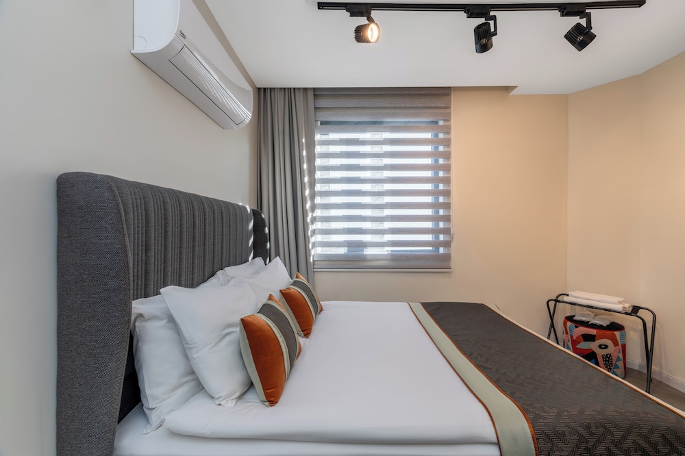 Echinus Hotels 13/48