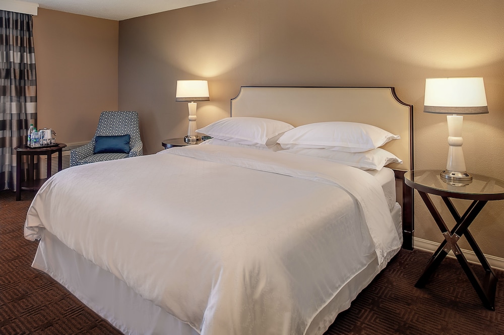 Sheraton Westport Lakeside Chalet 5/39