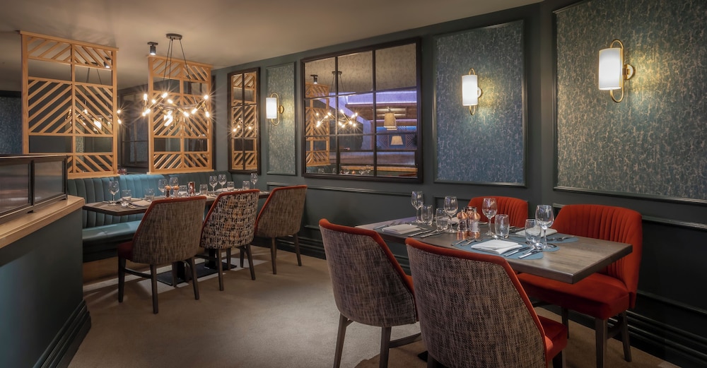 Bracken Court Hotel 44/60