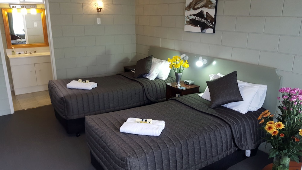 Room, Twin Beds