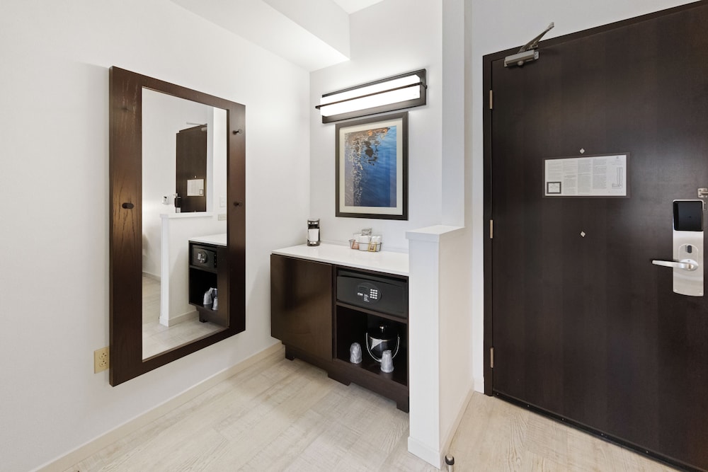 Hyatt Place West Palm Beach/Downtown 12/70