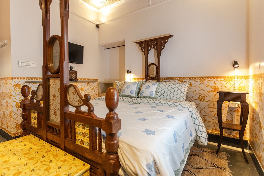 1 BEDROOM, STANDARD