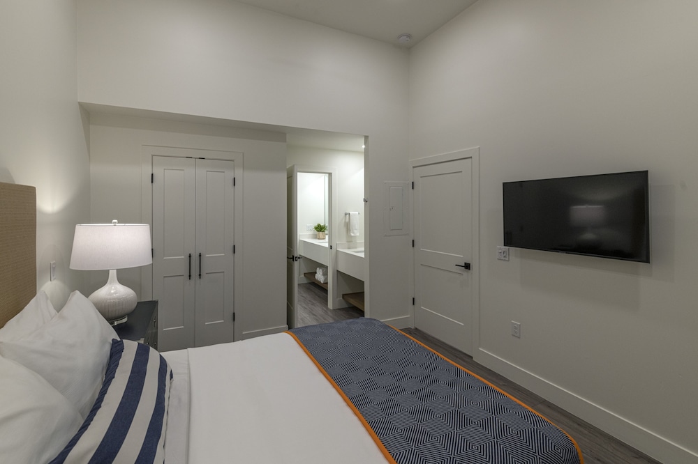 Grand, Sunset, Village, Suite