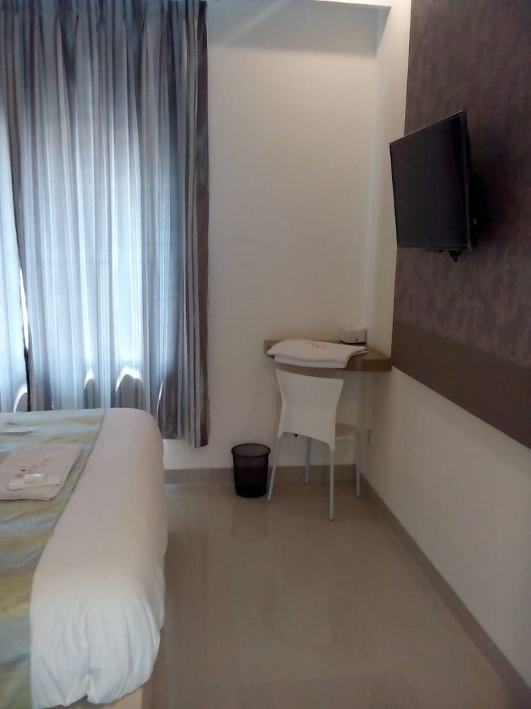 SUPERIOR, DOUBLE BED, CITY VIEW