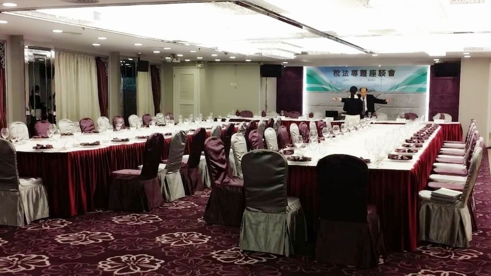 Metropole Hotel Macau 33/38