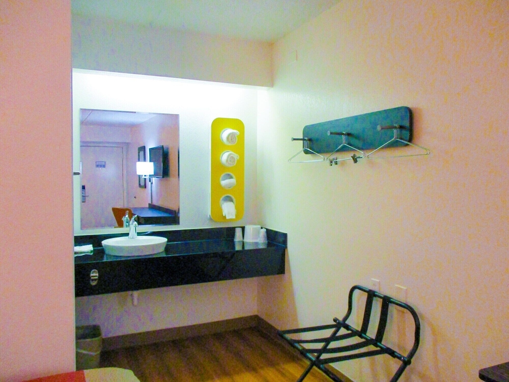 Motel6 Memphis, TN - Downtown 11/58