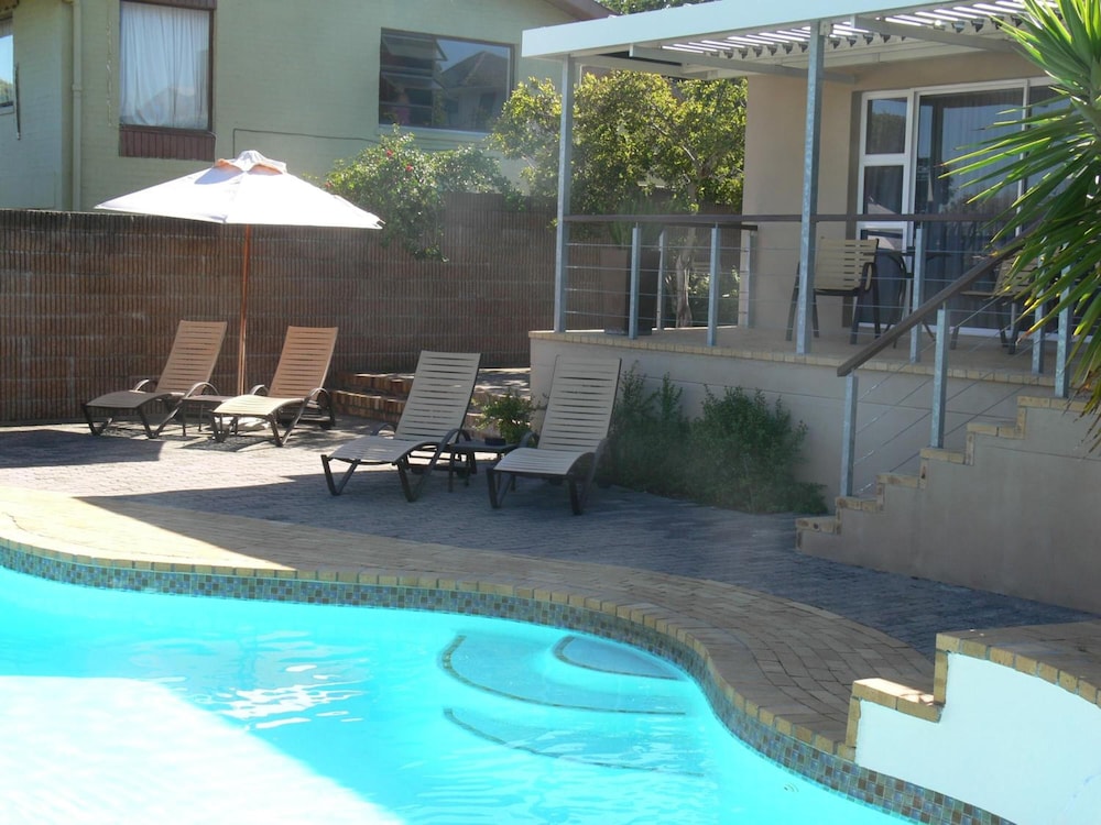 Hajos Lodge and Tours 46/50