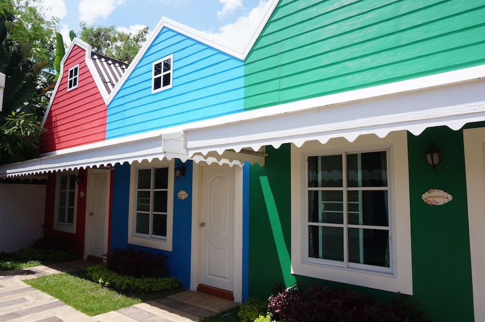 Color Ville Resort 1/30