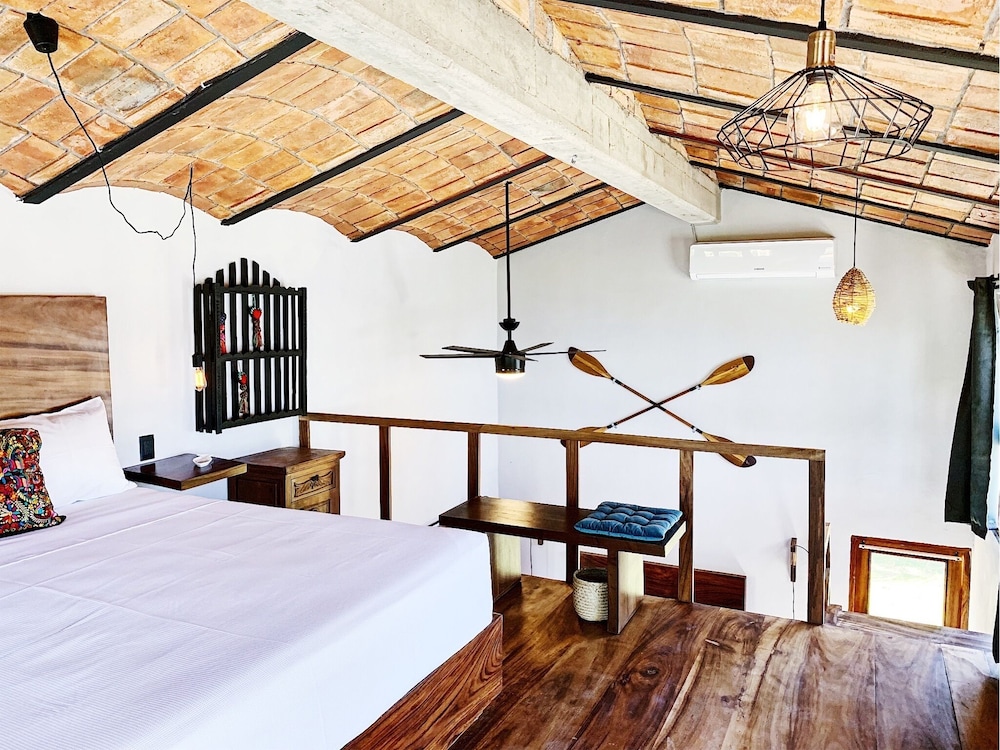 Distrito 88 Adults only 25/50