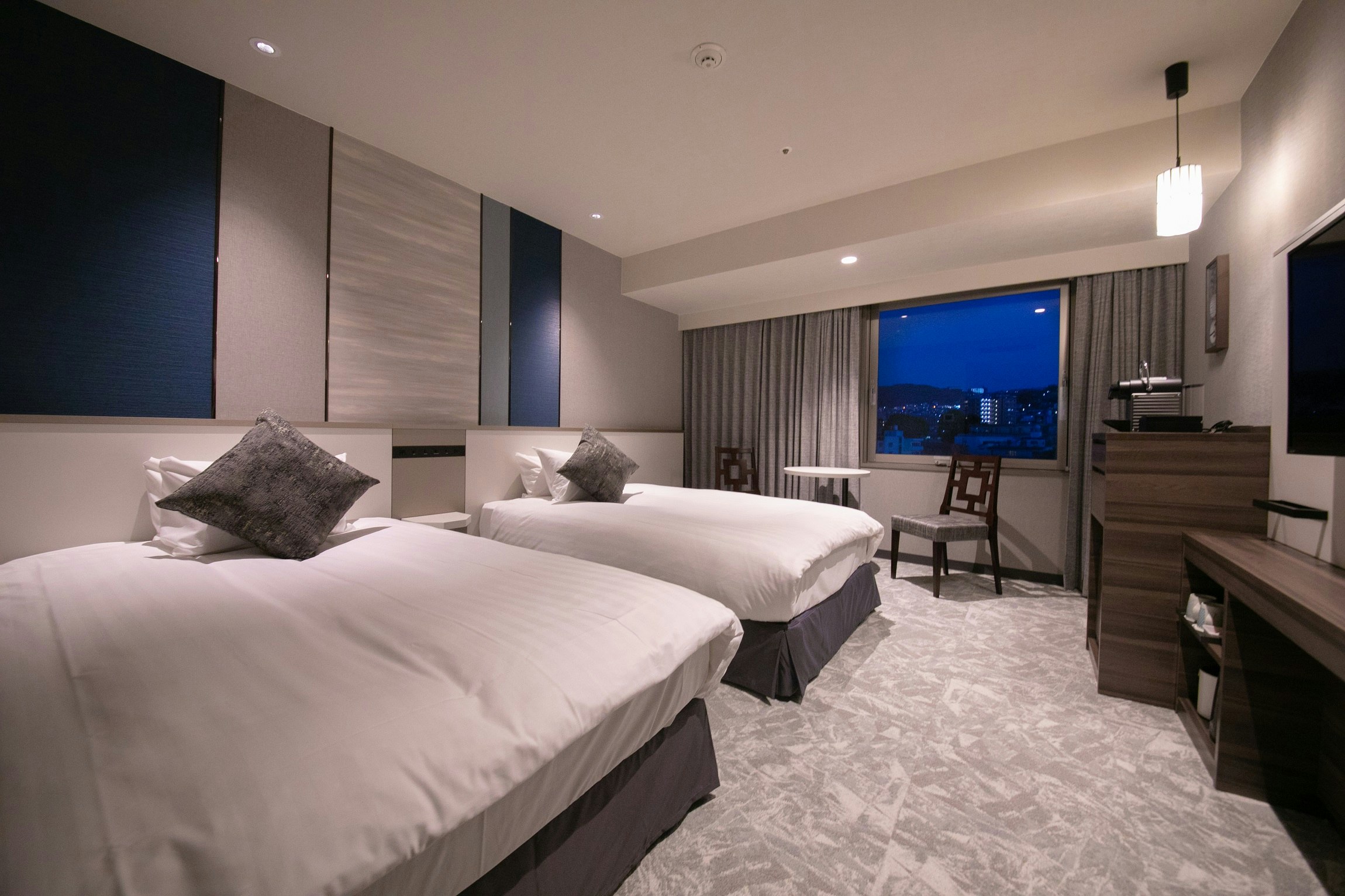 Moderate, Twin Beds