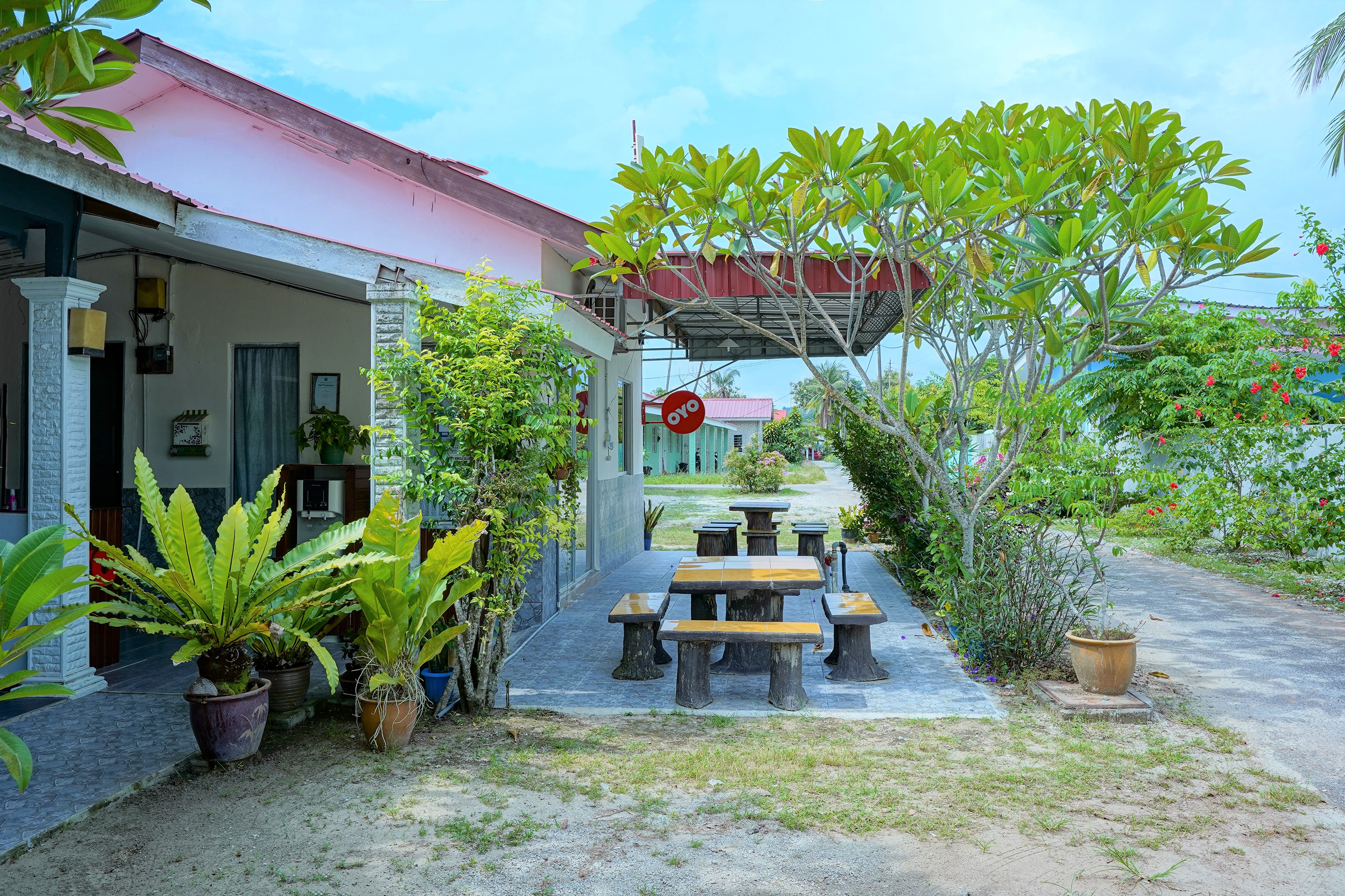 Mila Motel 2 30/31