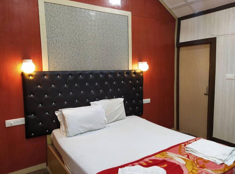 Gold India Beach Resort 10/23