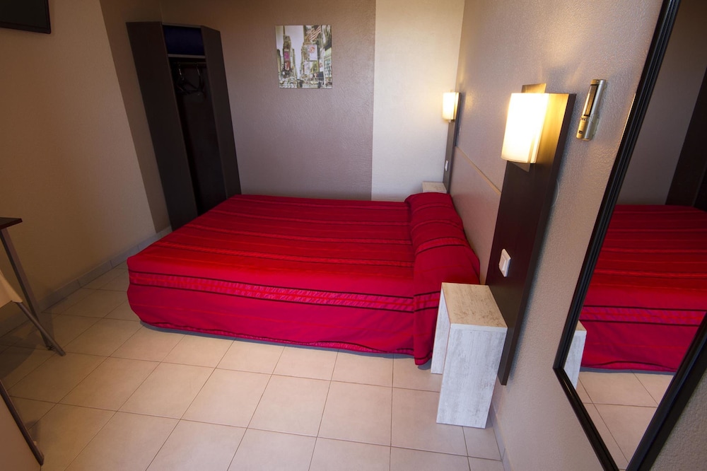 Brit Hotel Essentiel Sete Balaruc 27/50