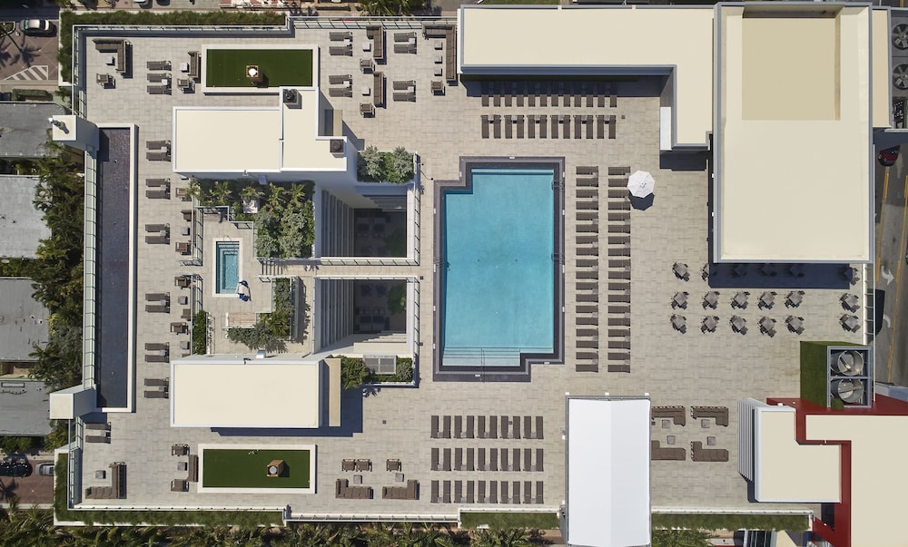 COSTA HOLLYWOOD BEACH RESORT 53/72