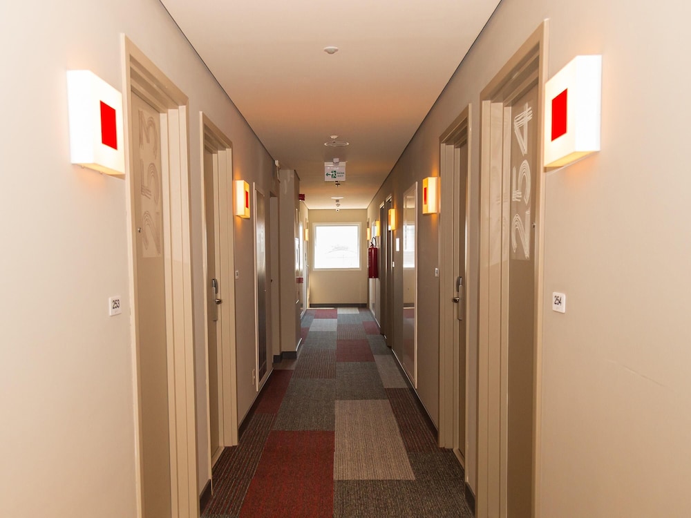 Ibis Lorena 46/61