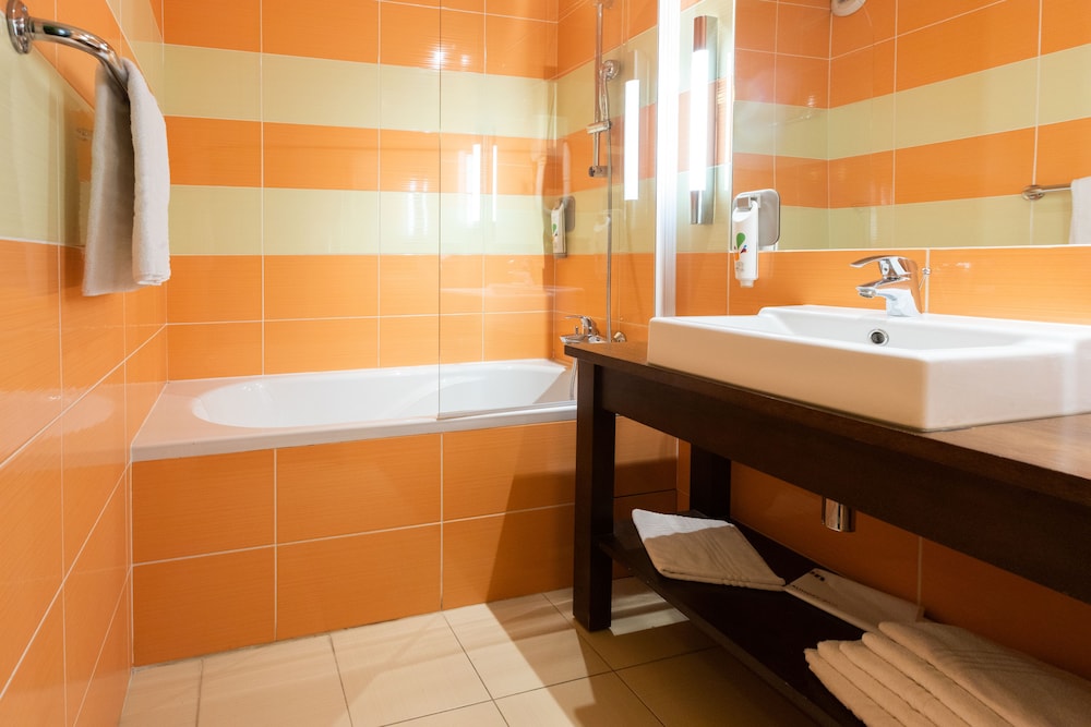 غرفة قياسية بسرير مزدوج، Hotel Ibis Styles Draguignan 3/5
