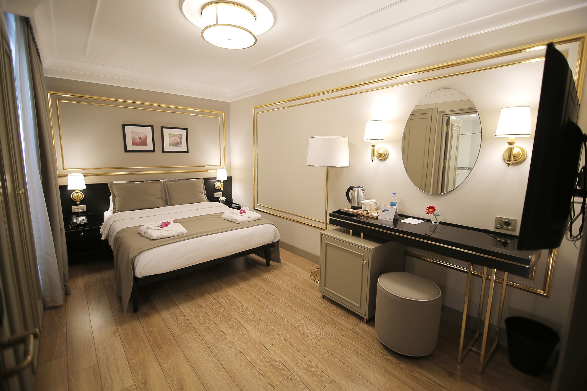 DELUXE, SIDE SEA VIEW