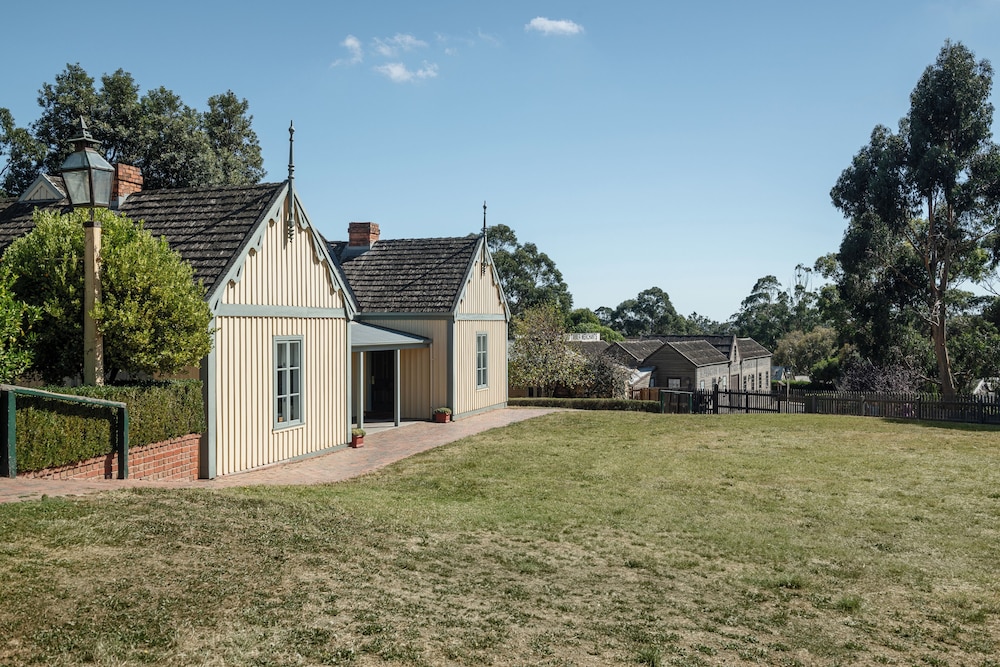 Sovereign Hill Hotel 61/68