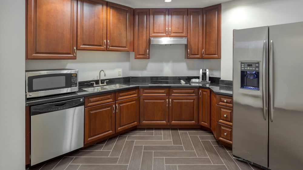 1 BEDROOM, PRESIDENTIAL, SUITE