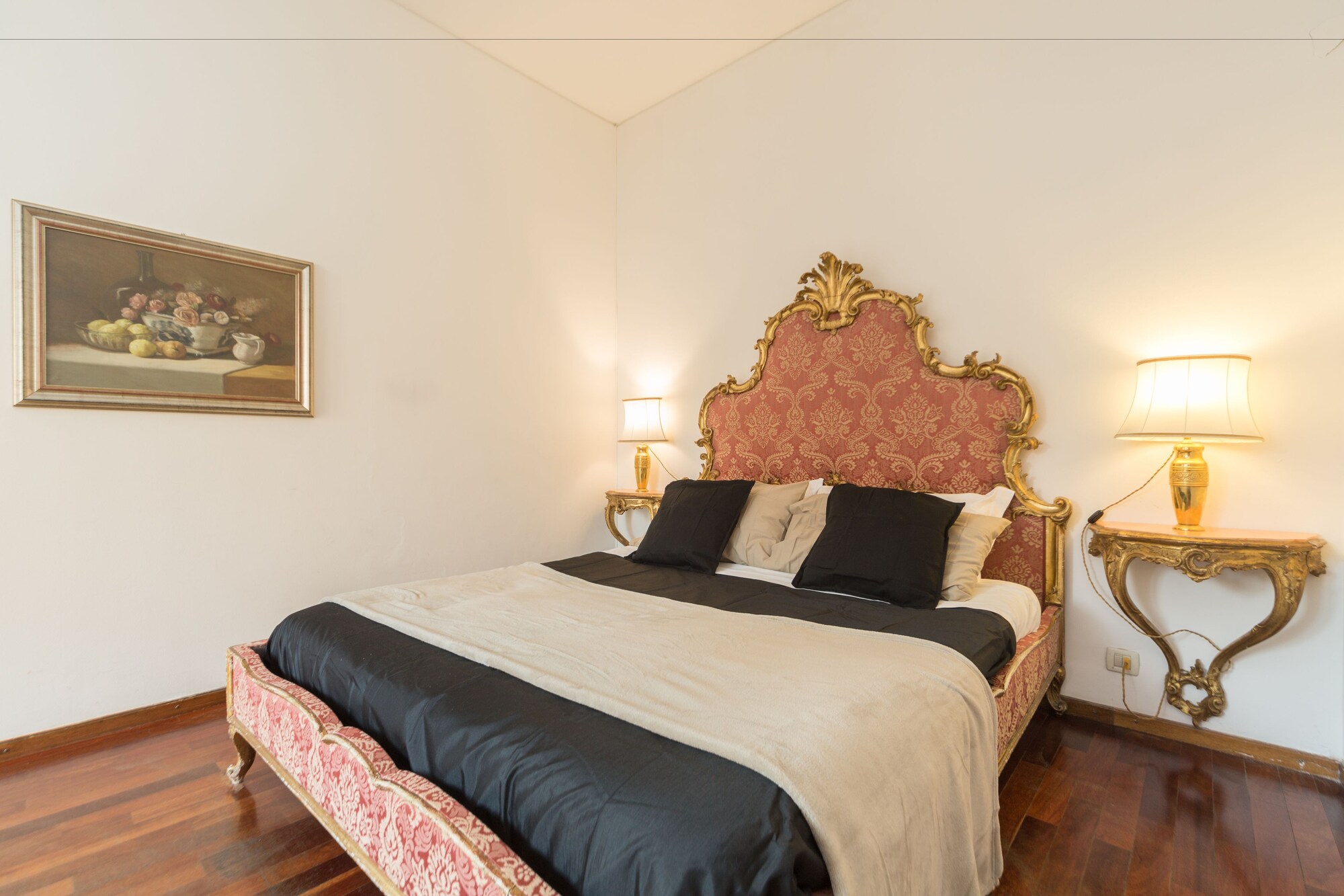 COMFORT, QUEEN BED
