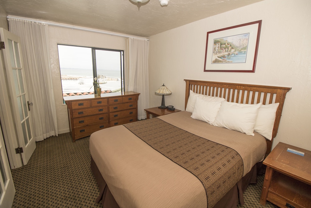 Capitola Venetian Hotel 24/60