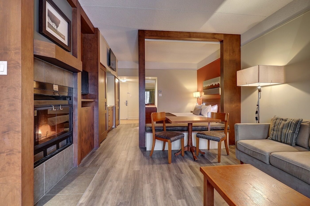 ESTRIMONT SUITES & SPA 39/61