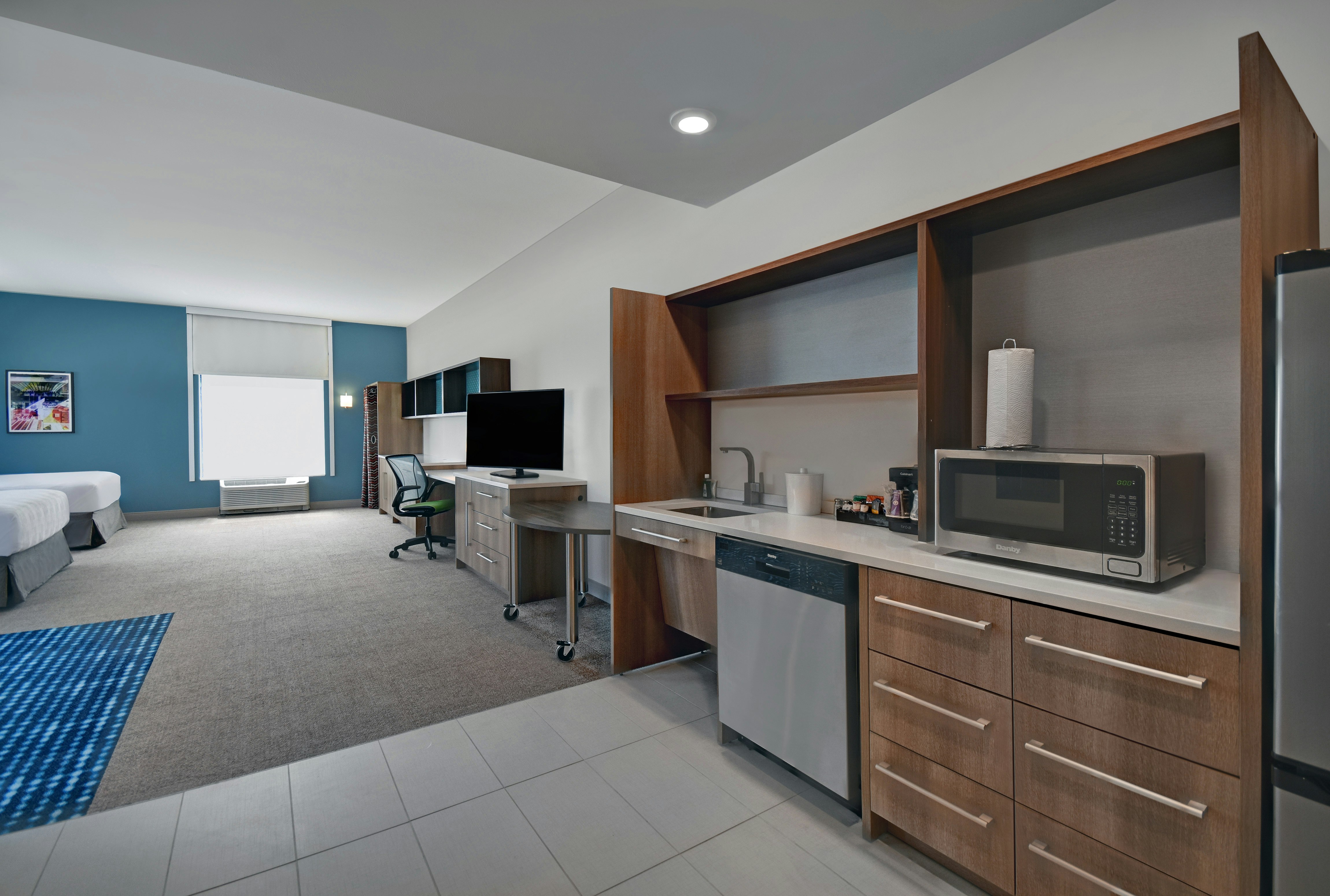 STUDIO, 2 QUEEN BEDS, ACCESSIBLE