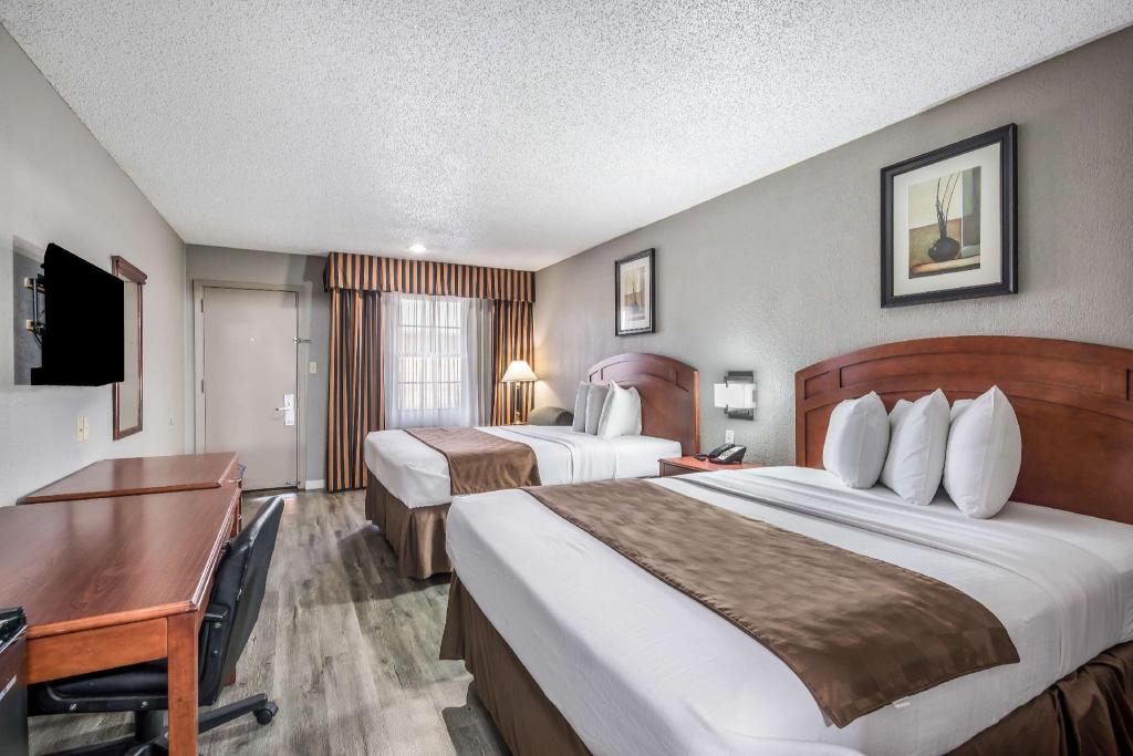 Room, 2 Double Beds, Smoking