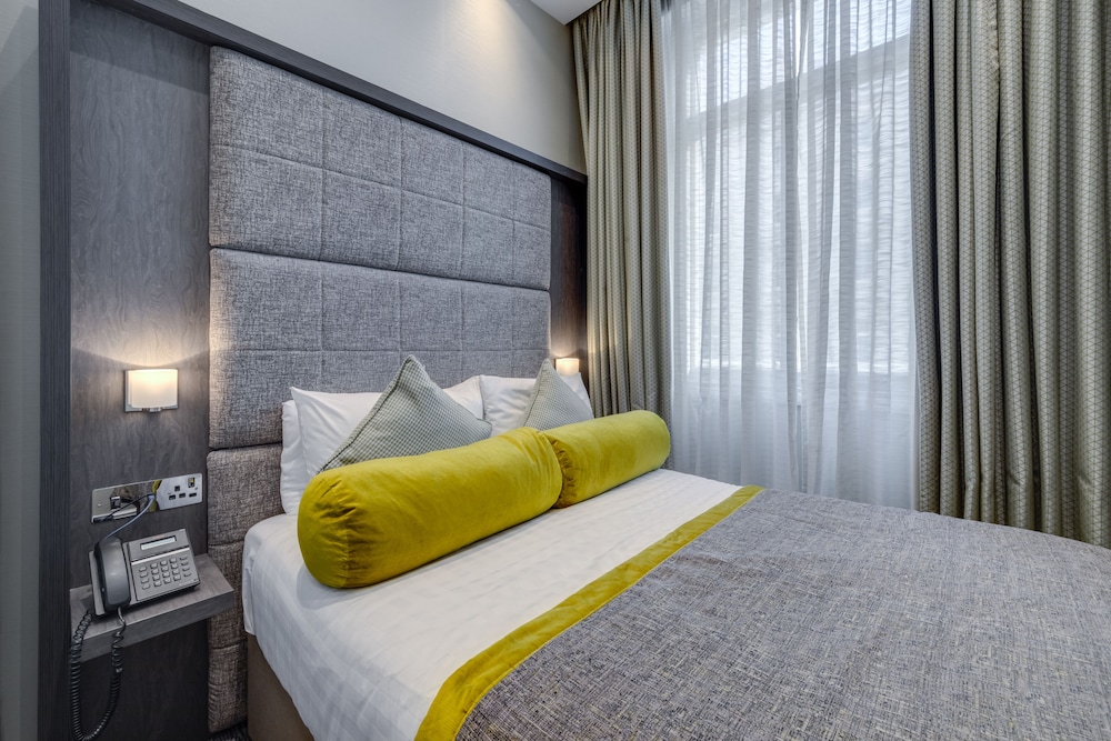 3 BEDROOMS, CONNECTING, FAMILY SUITE