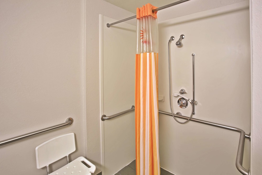 La Quinta Inn & Suites by Wyndham Birmingham Homewood 21/59