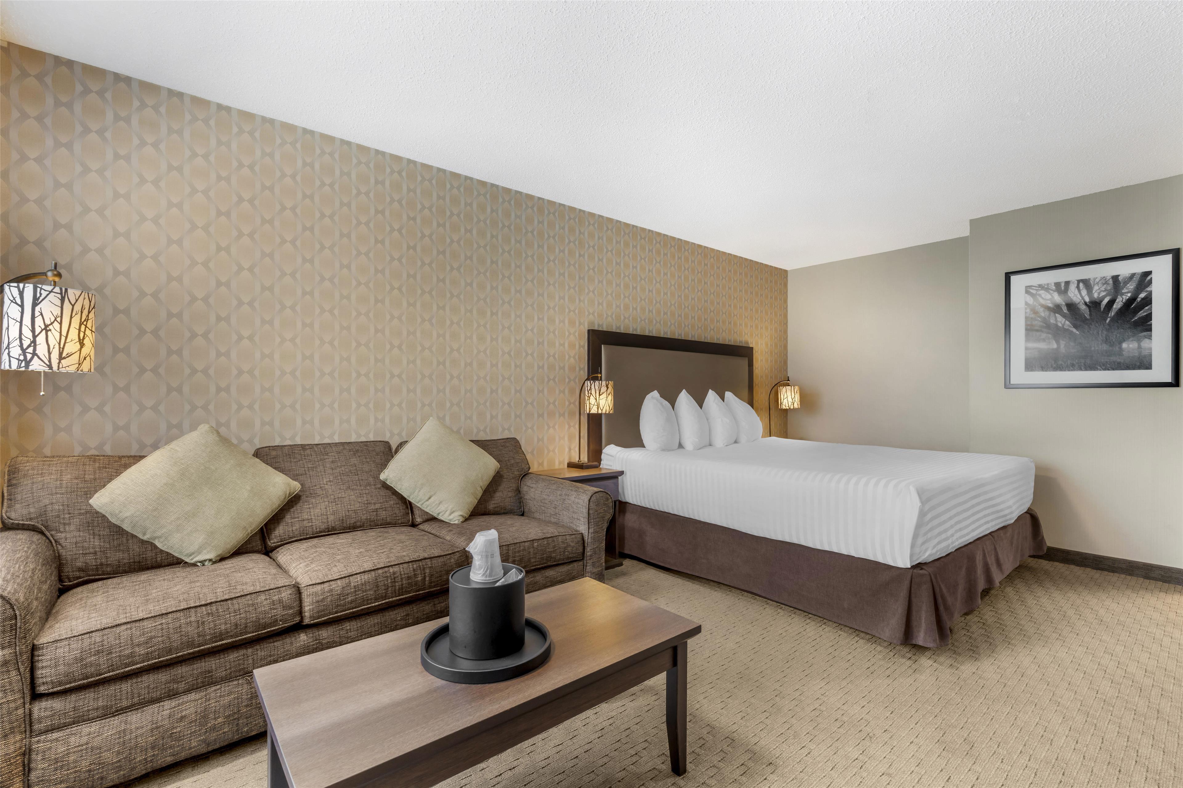 غرفة تنفيذية بسرير كينج، Best Western Plus Country Meadows Inn 4/6