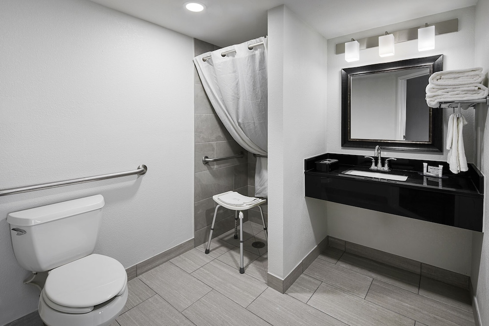 Inn at Rehoboth 30/65