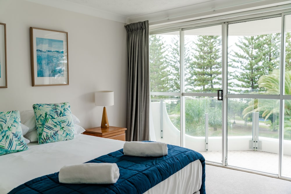 CASHELMARA BEACHFRONT APARTMENTS 25/28