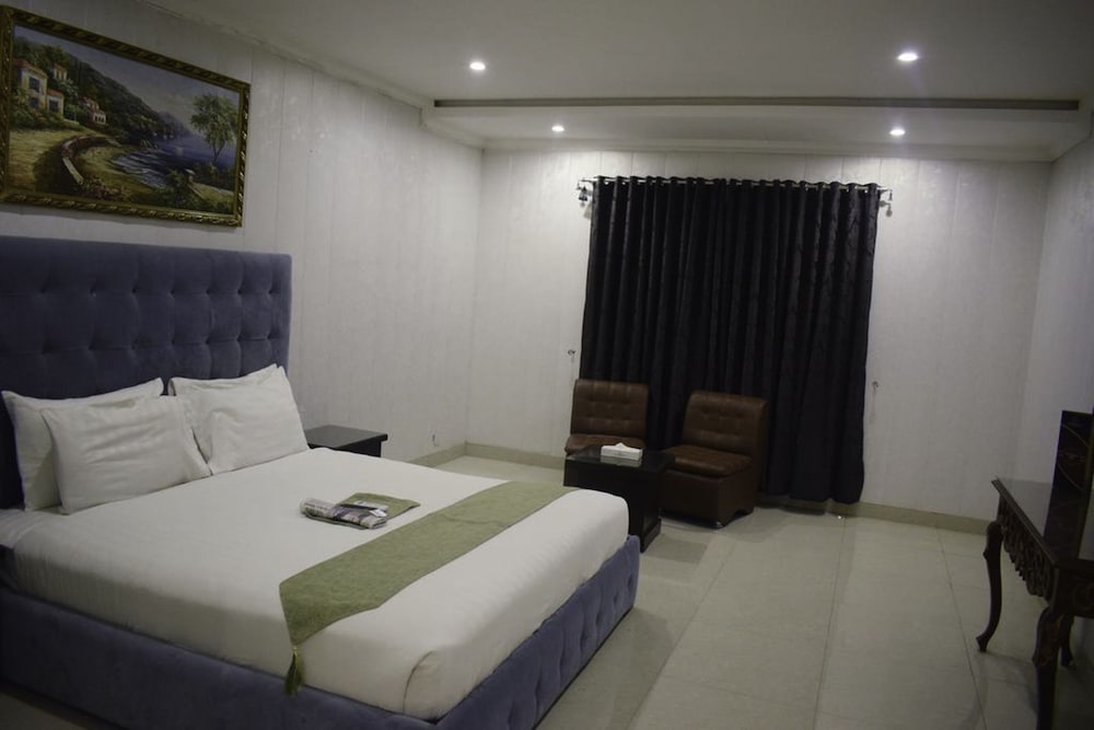Grand Millennium Hotel Lahore (Local) 10/41