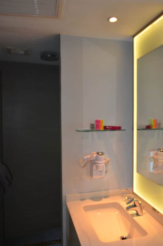 Ibis Styles Jakarta Airport 60/61