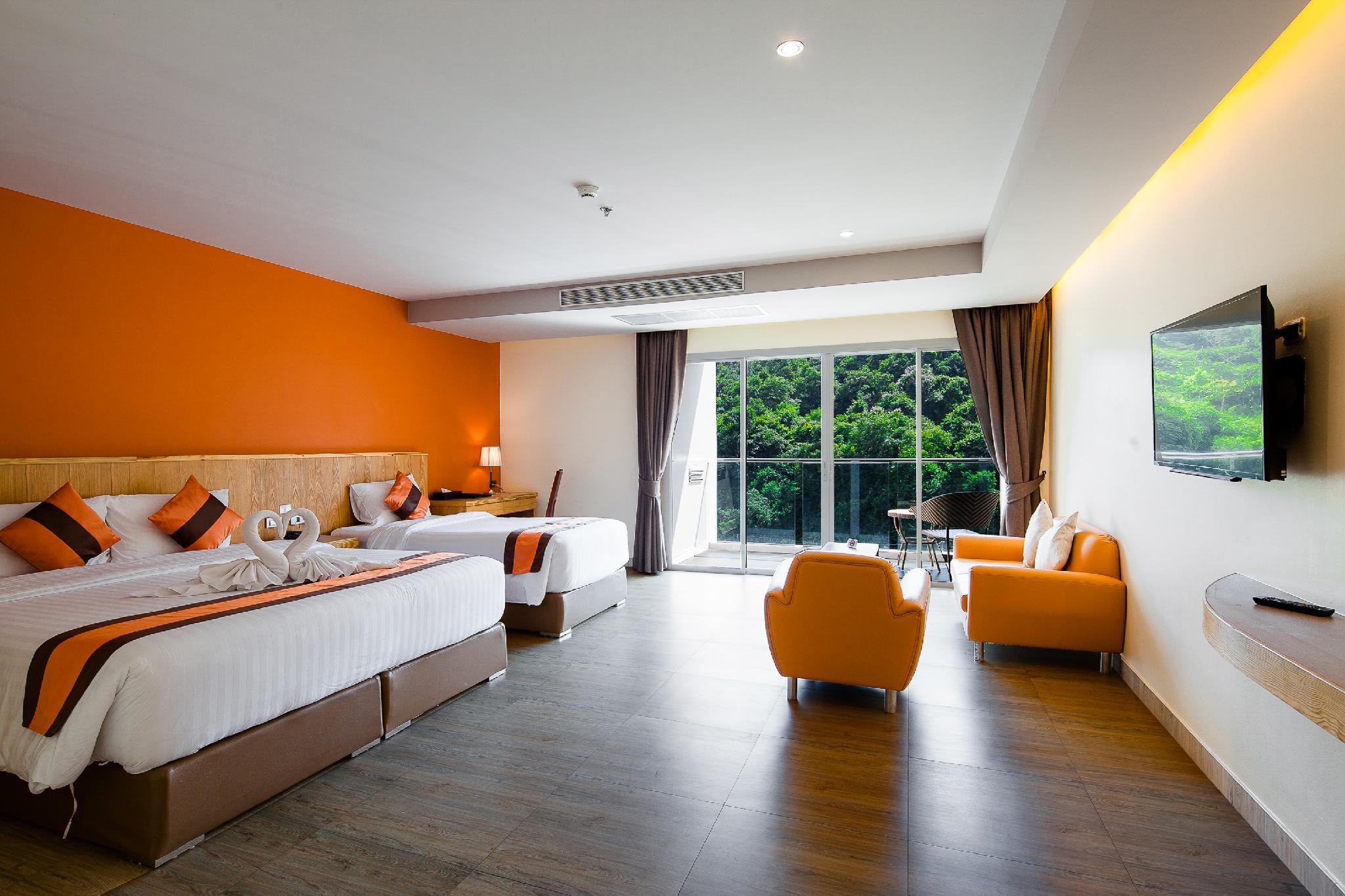TRIPLE ROOM