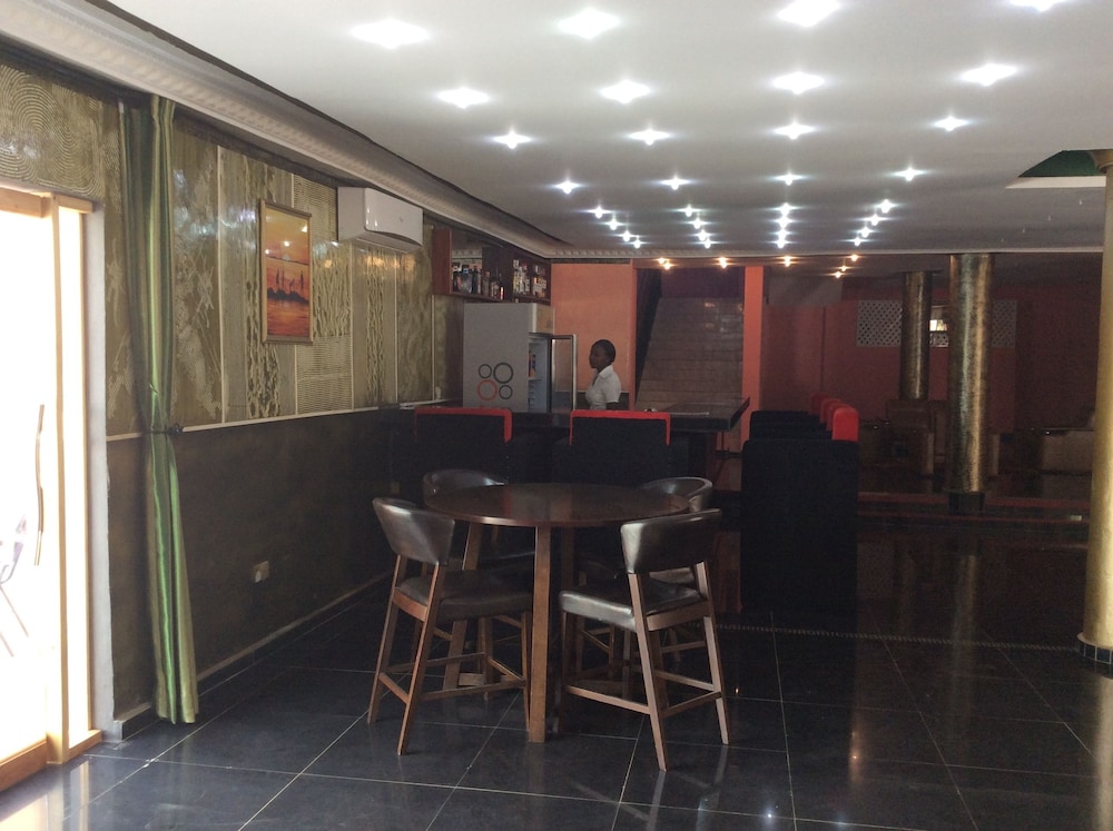 Mansea Beach Hotel 43/65