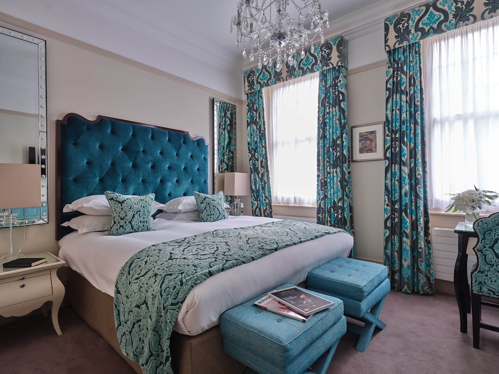The Apartments by The Sloane Club 11/45