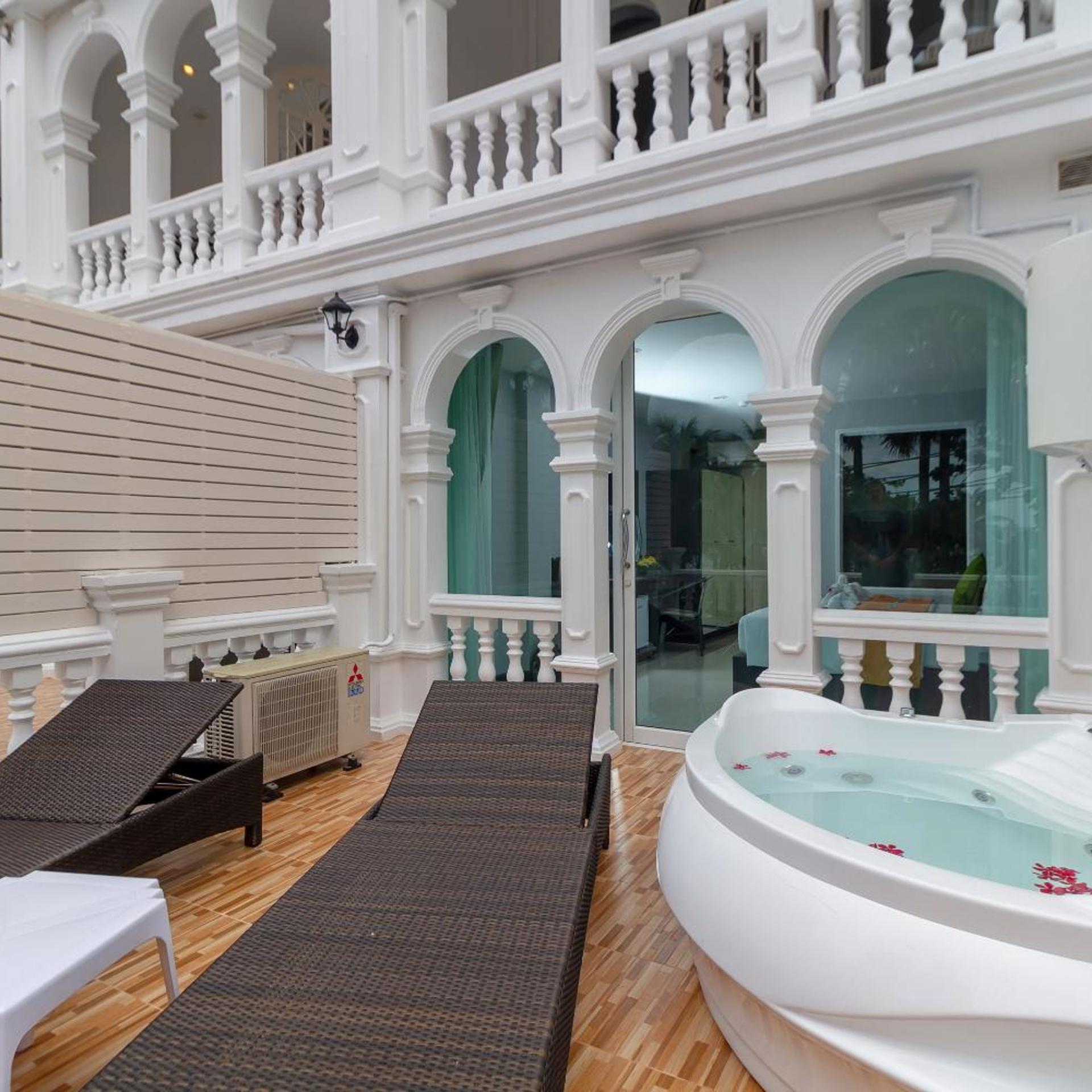 Deluxe, Double Bed, Lateral Side Sea View، MODERN LIVING HOTEL 10/10
