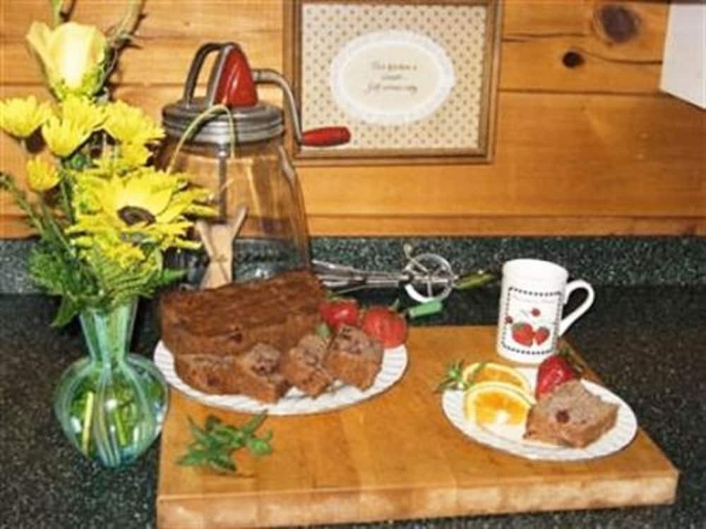 Berry Patch Bed and Breakfast 24/50