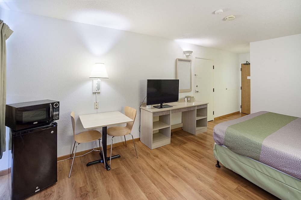 Motel6 Binghamton, NY 38/53