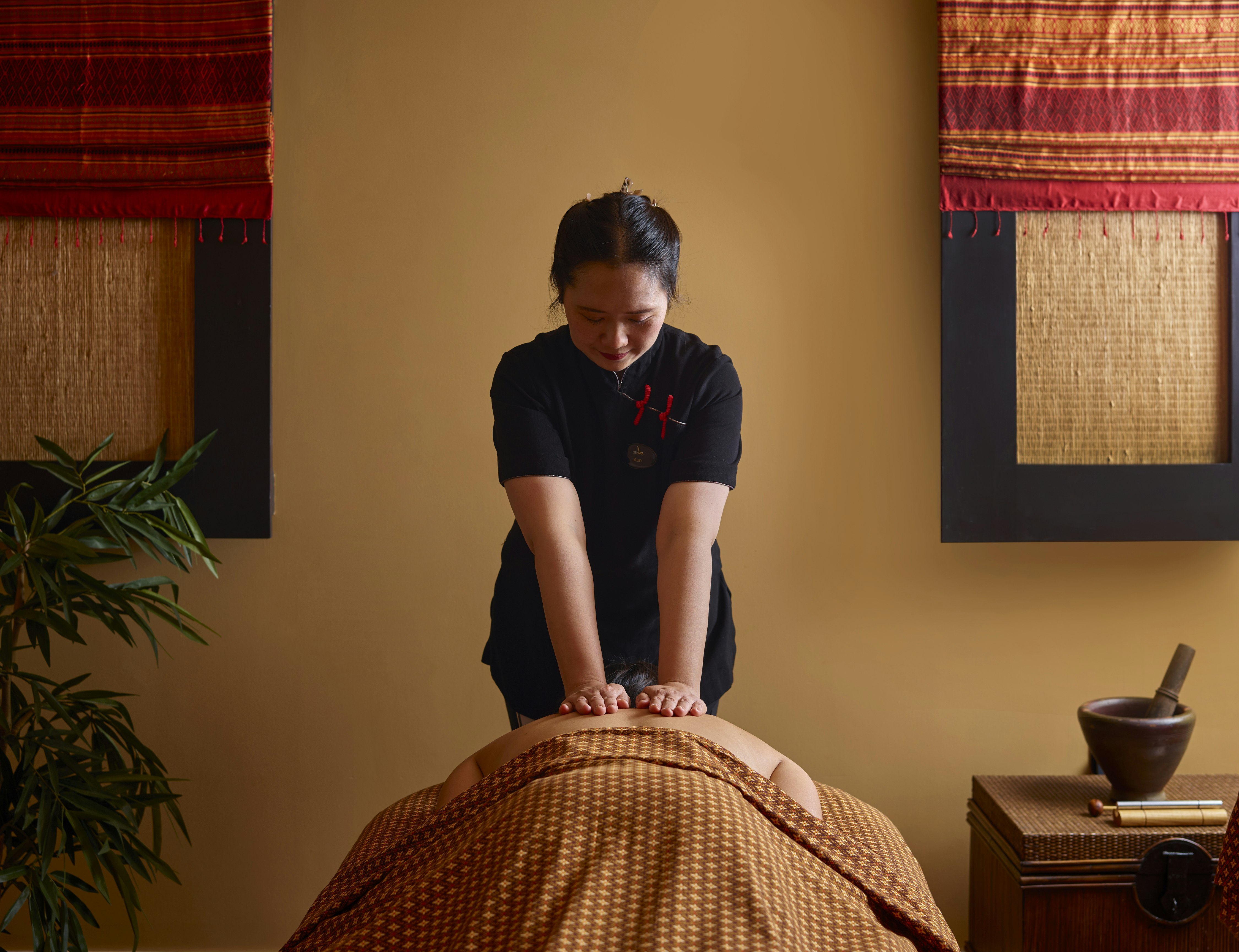 Careys Manor & Senspa 5/55