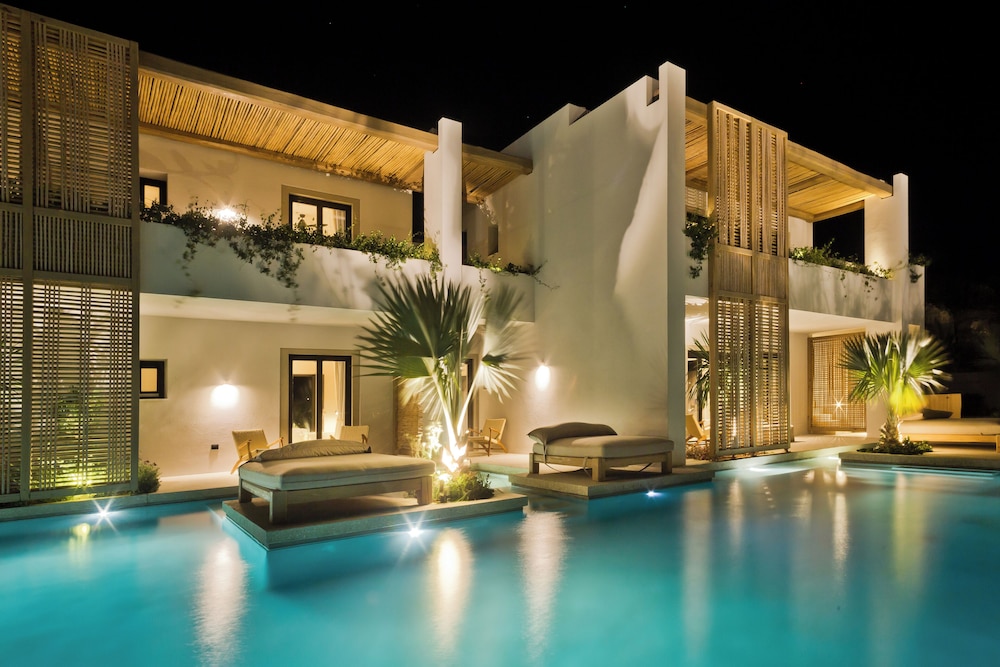Almi Luxury Rooms 24/25