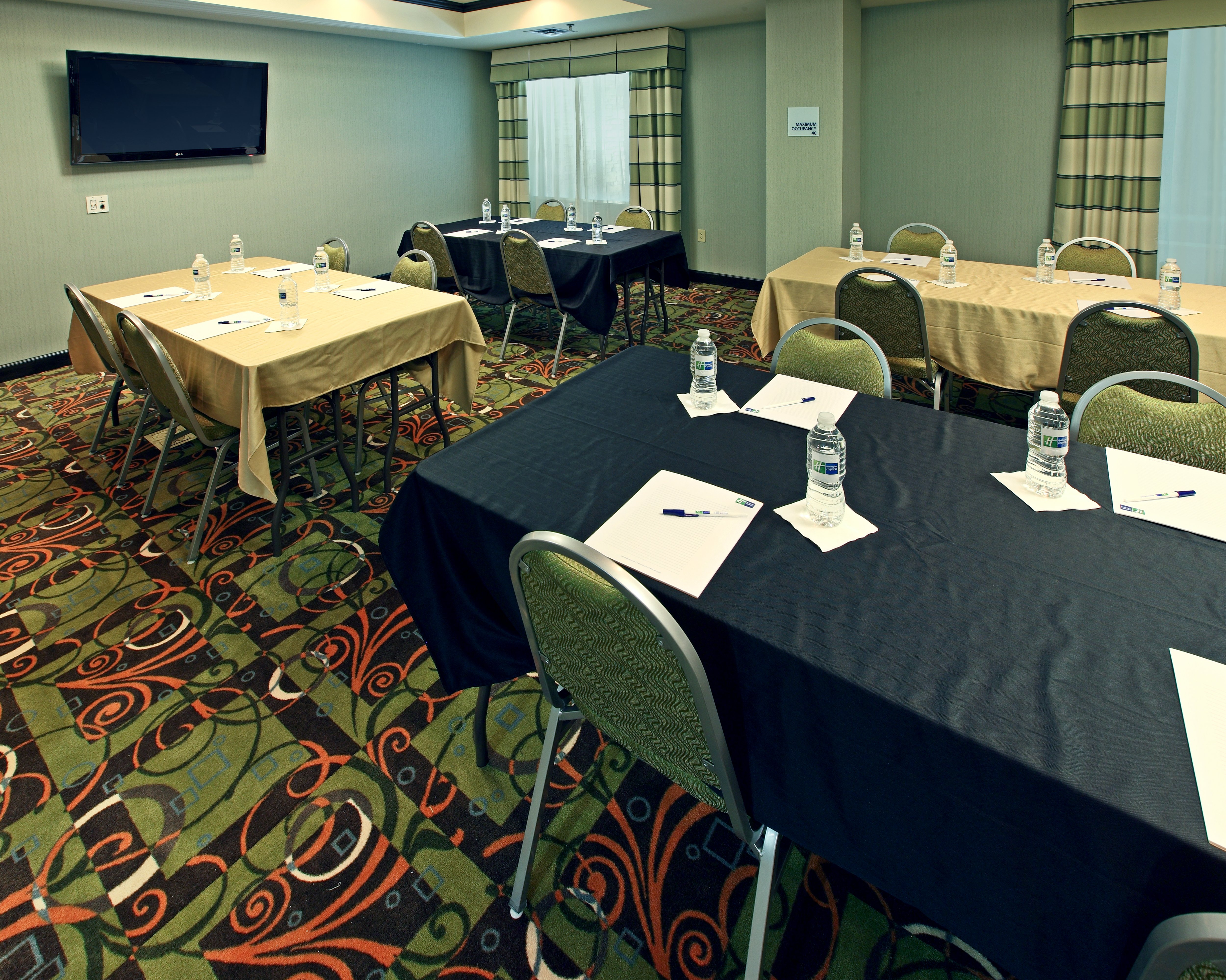 Holiday Inn Express Suites Maumelle Little Rock Nw 37/42