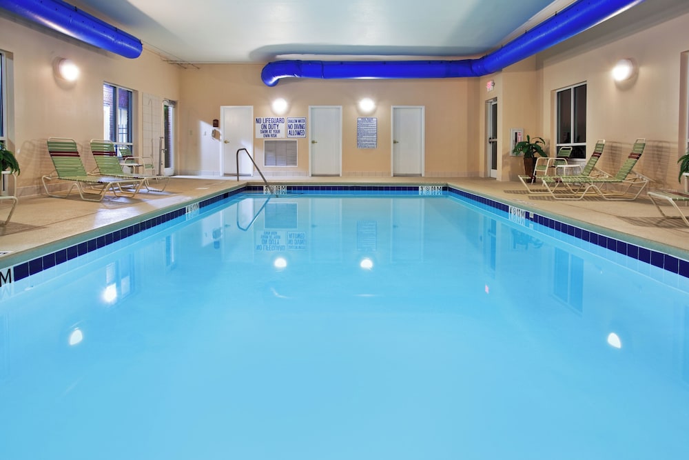 Holiday Inn Express Hotel And Suites Greenville I 85 Woodruff Rd 32/72